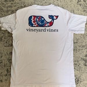 vineyard Vines tee shirt